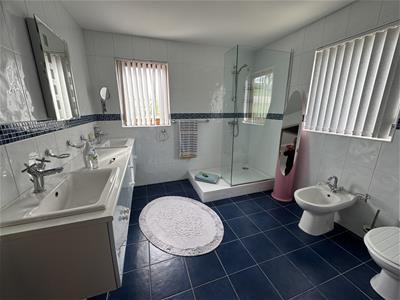 EN-SUITE SHOWER ROOM 1